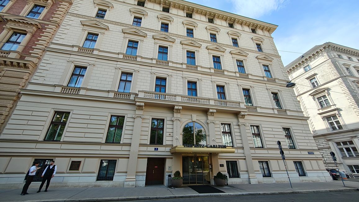 Ritz Carlton Hotel 