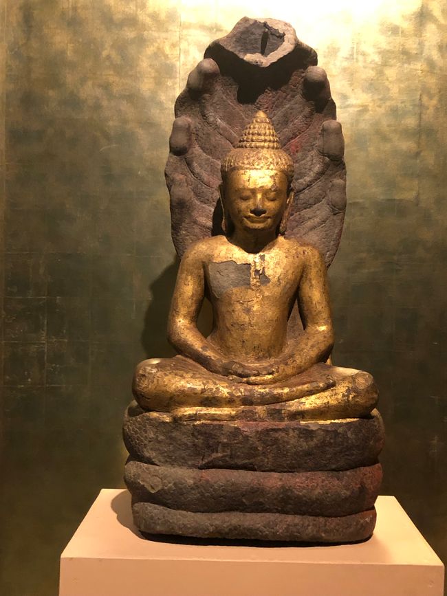 Angkor National Museum - sitzender Buddha