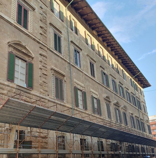 La plupart des vieilles maisons à Livourne sont rénovées.