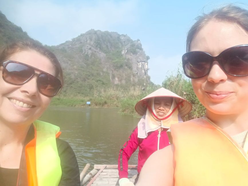 Wednesday, cycling and rowing boat Ninh Binh: