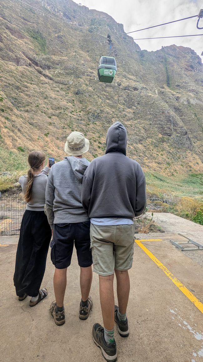 Warten auf die Seilbahn