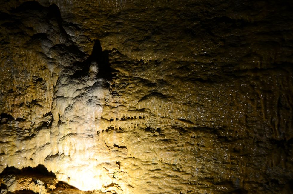 EXPLOSIVE ÜBERRASCHUNG - die Eberstadter Tropsteinhöhle