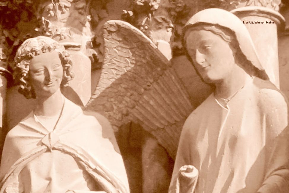 Ein lächelnder Engel, Gotik beinhaltet mehr Mimik, die Figuren erlangen mehr Natürlichkeit.