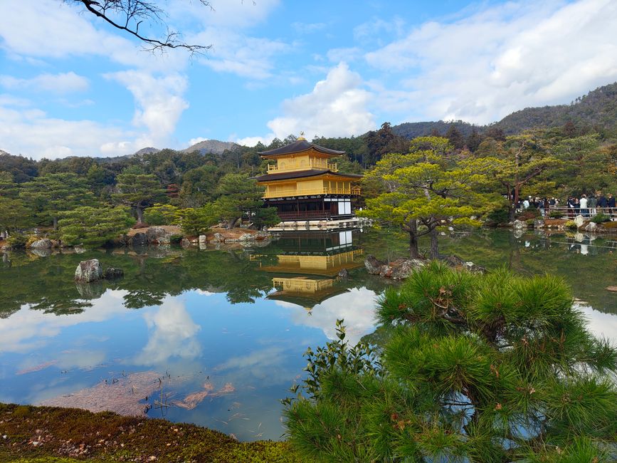 Rokuon-ji avec le Kinkaku-ji et son reflet dans l'étang