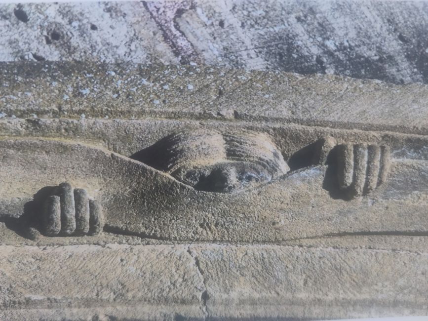 Conques - neugierig...