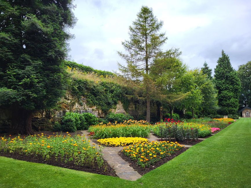 Brodsworth Gardens