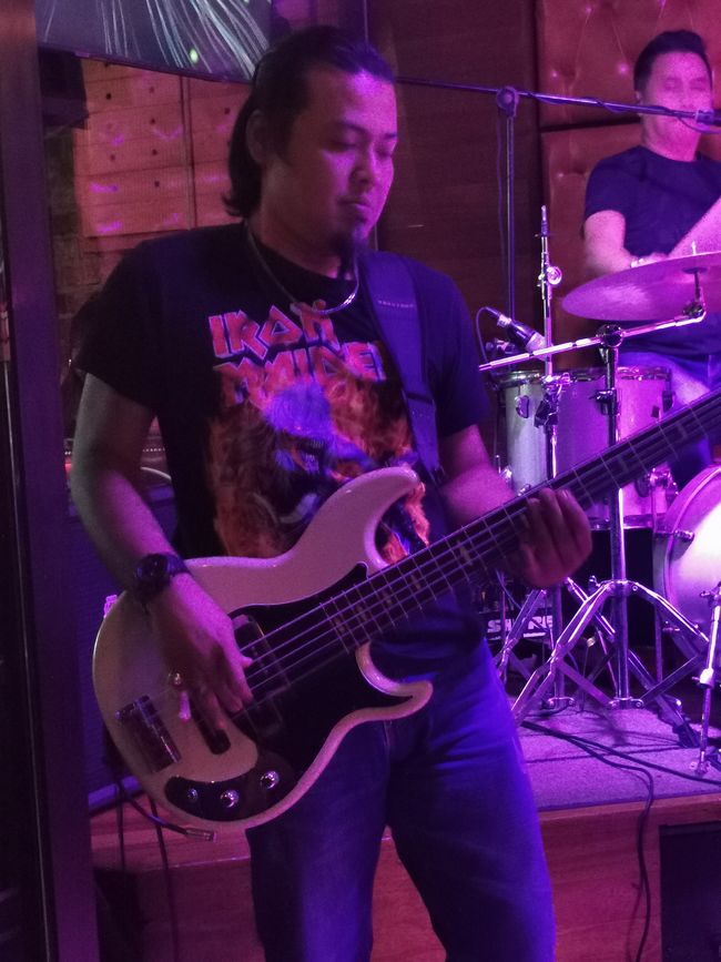 ... Super collègue... 🎸😂