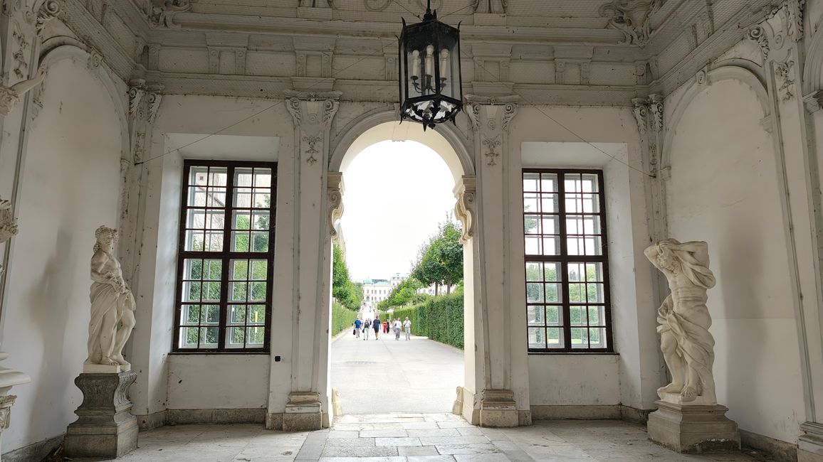 <p>In tutto, è stata una gita molto riuscita nel Pannonia, immergendoci nella cultura romana antica e attraversando il passato splendore della monarchia asburgica. Chi desidera visitare ulteriormente Vienna può farlo qui: <a href='https://vakantio.de/xiefuzi-reise-blog/museumsbummel-in-wien'>Passeggiata nei musei di Vienna</a></p>
