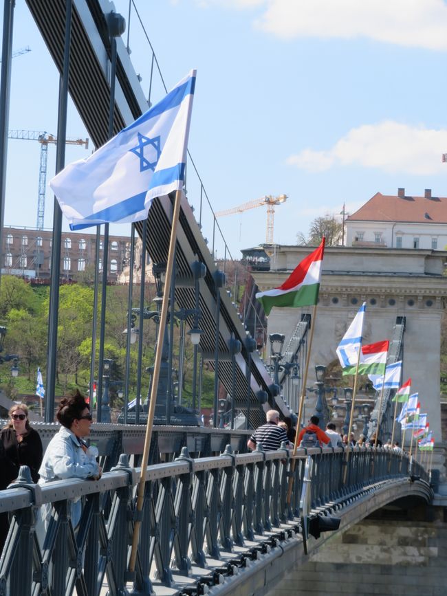 Staatsbesuch des Kriegsverbrechers (Kettenbrücke)