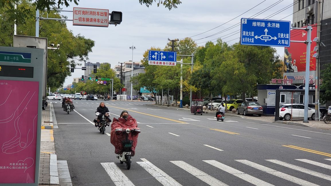 La vía para scooters ocupa el ancho de un carril