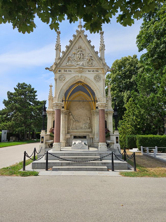 Juillet 2025 - Vienne - Cimetière central de Vienne
