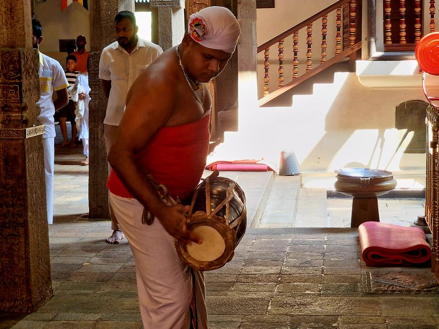 Kandy - Diente de Buda y 'la santa oásis de paz y iluminación'.