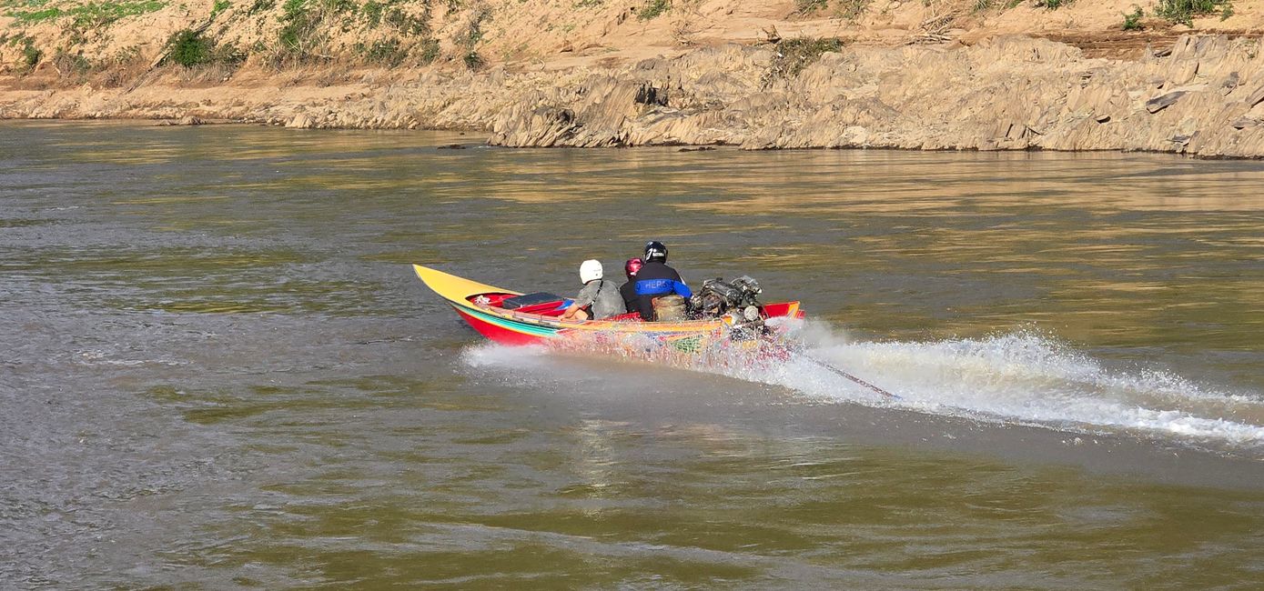 Auf dem Mekong von Luang Prabang nach Ban Houayxay