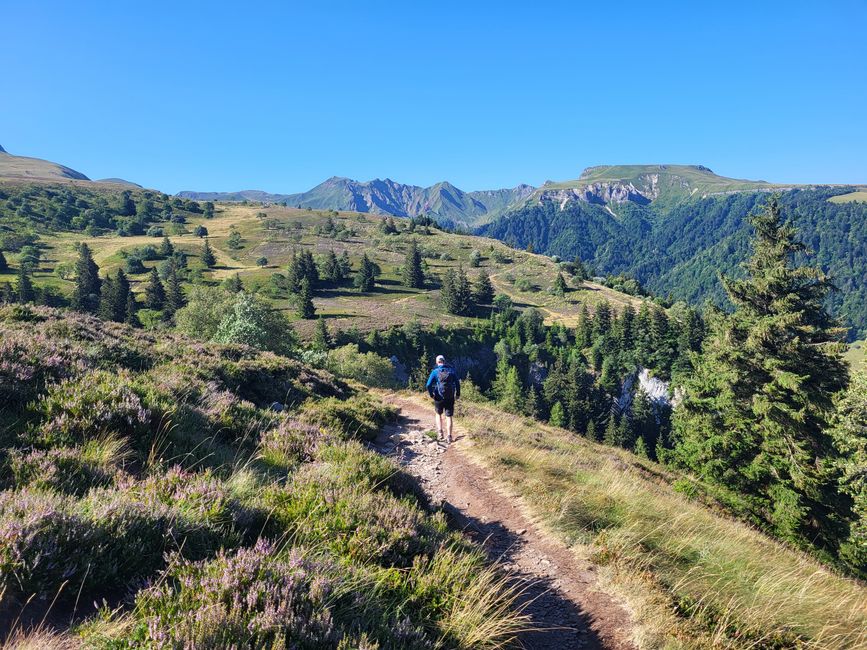 Weg vom Campingplatz zum Wasserfall 