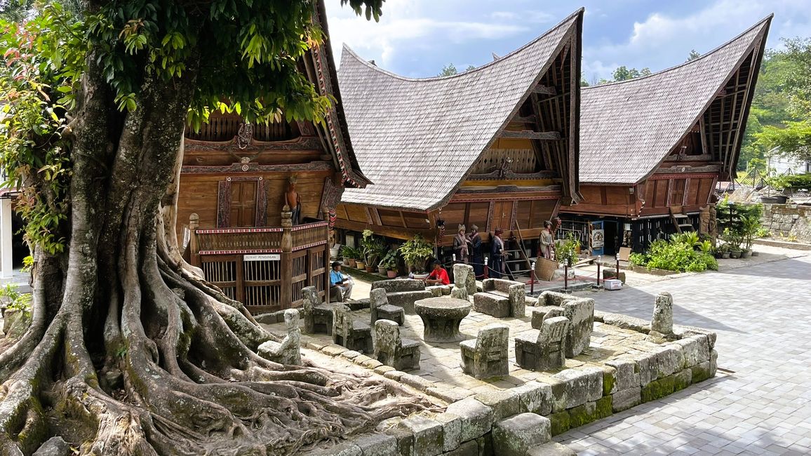 Kampung Huta Siallagan, stone chairs