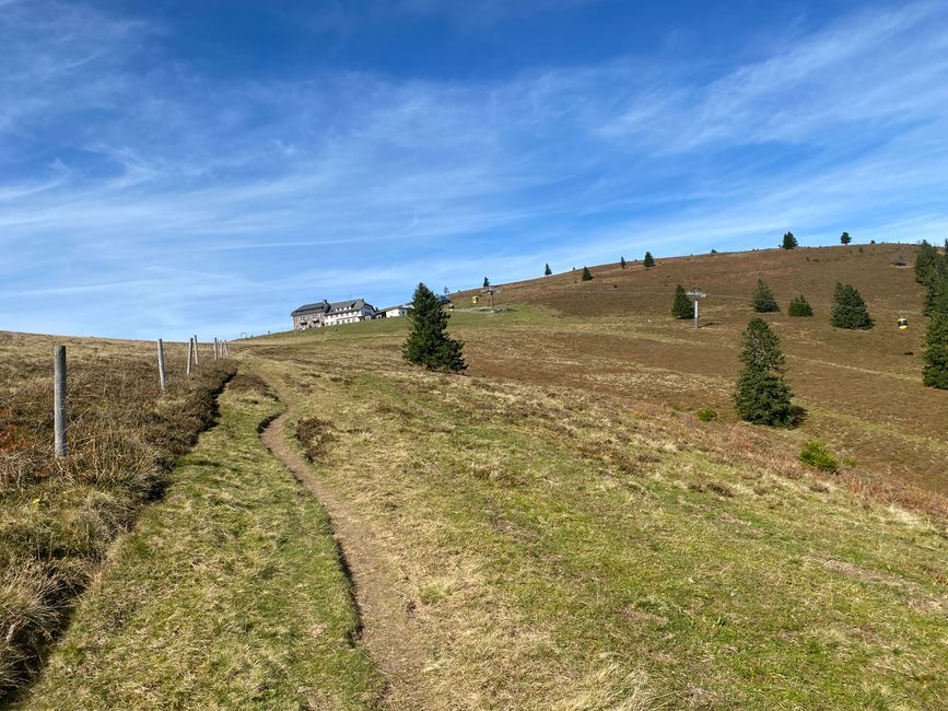 Fast geschafft: das Belchenhaus ist in Sichtweite