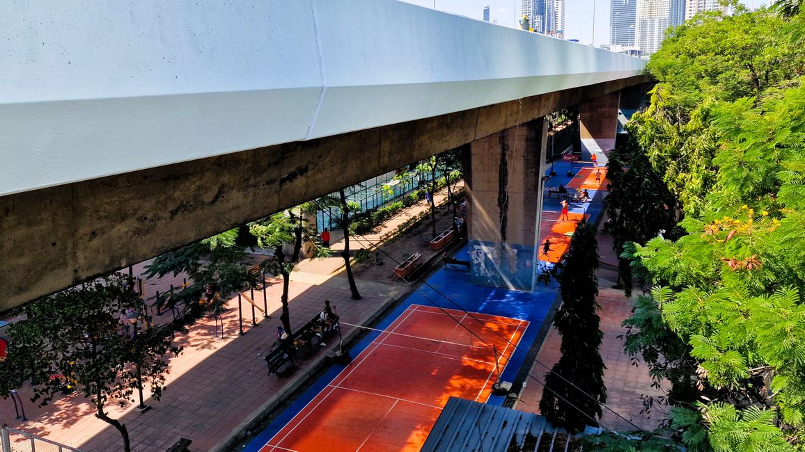 Sport unter der Brücke