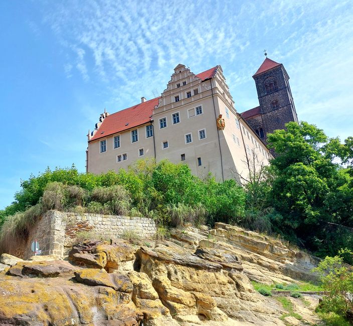 Blick zum Schlossberg mit der Stiftskirche.