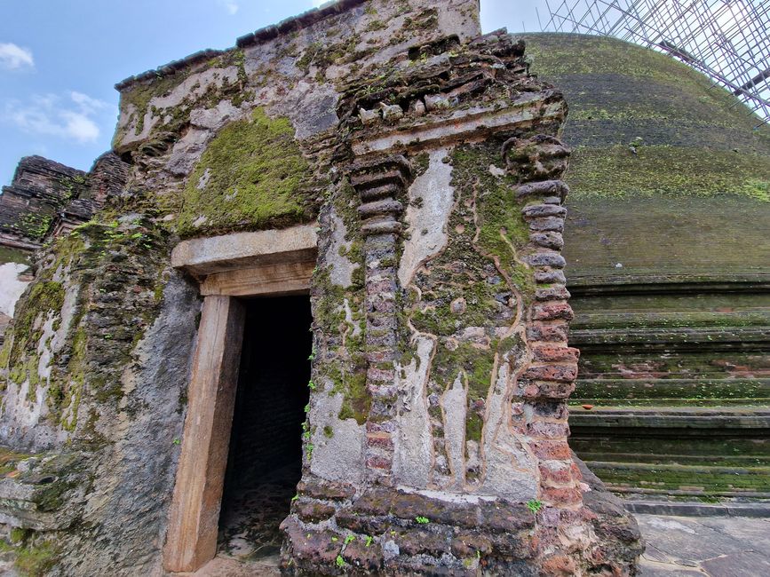 Polonnaruwa - 1000 años de historia y algo aprendido.