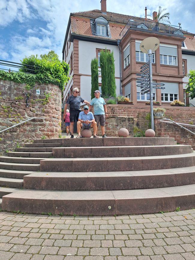 Drei Herrn auf der Treppe 