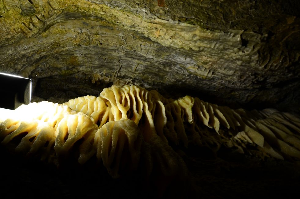 EXPLOSIVE ÜBERRASCHUNG - die Eberstadter Tropsteinhöhle