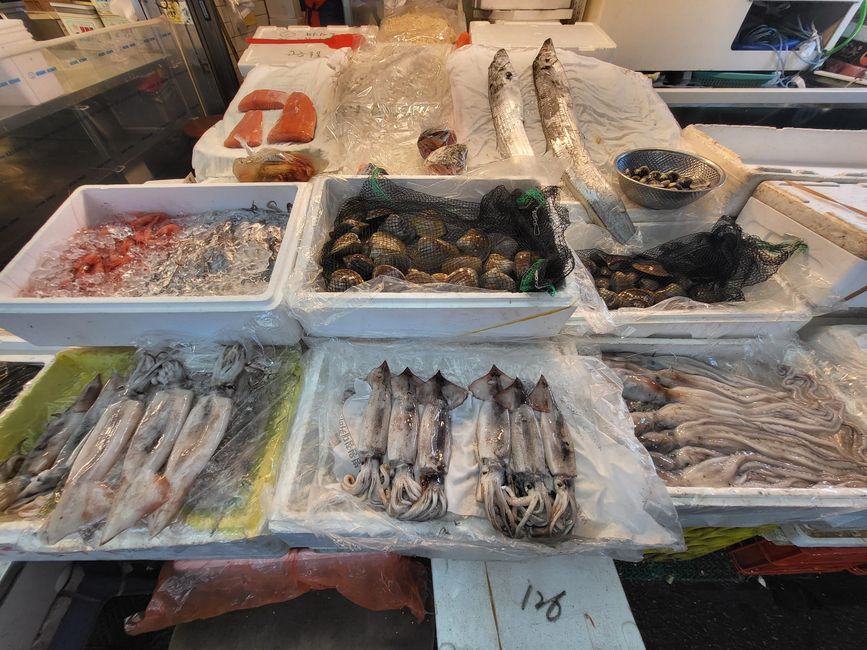 ...und frischen Fisch findet man leicht auf dem Markt