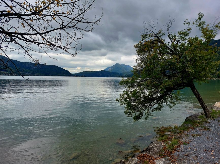 en el otro extremo del lago