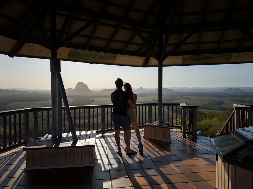 Blick über die Glasshouse Mountains