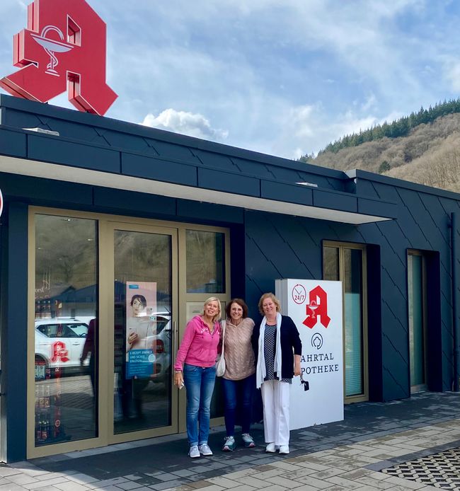 Und das ist die neue Apotheke, die Inge mit einer unglaublichen Energie aufgebaut hat