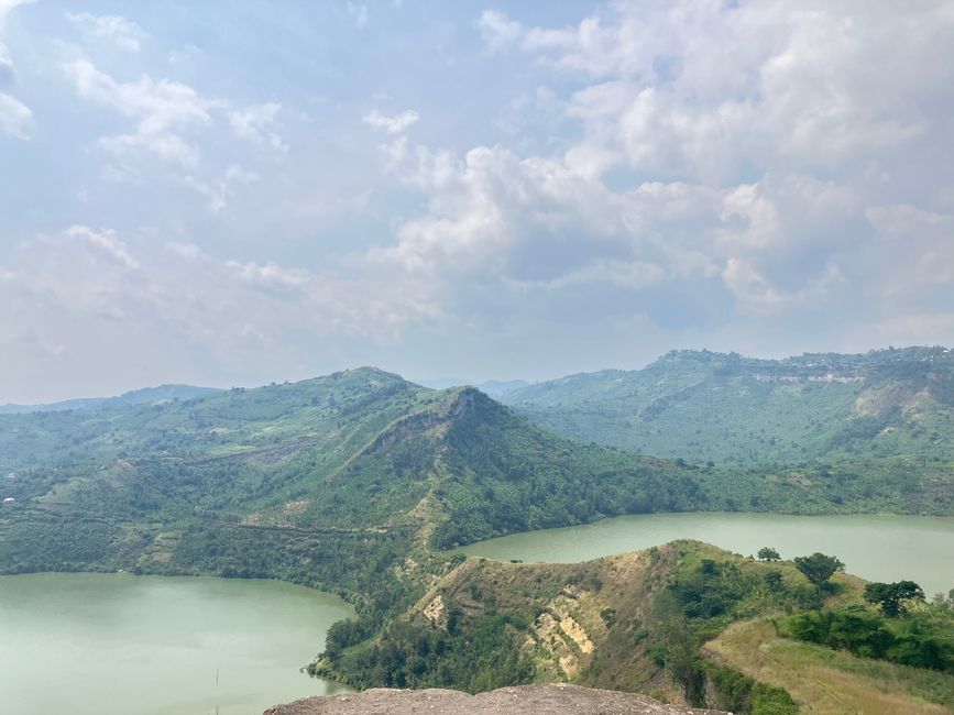 Schimpansen im Kalinzu Forest und Twin Lakes