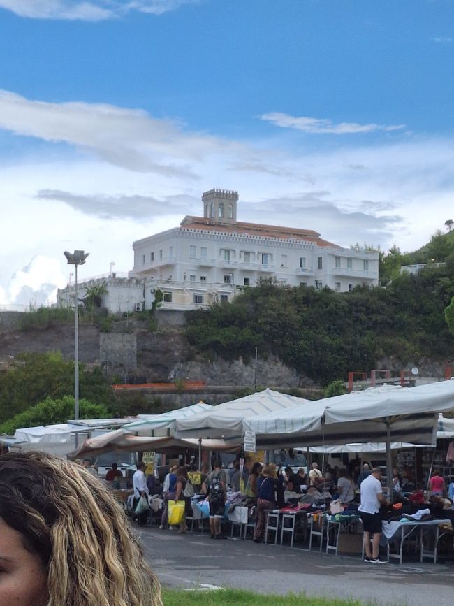 Market Day / Beach 