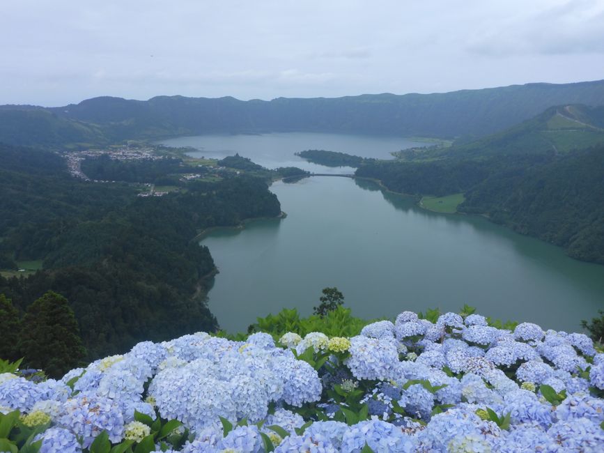 Visita do Rei: Lagoa Verde und Azul