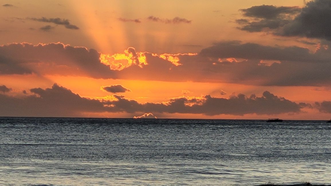 Centro de Honolulu – Diversión en la playa de Waikiki