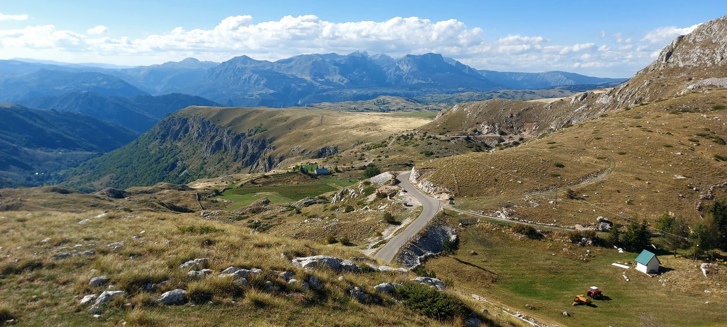 Un viaje de superlativo: a través de las montañas en Montenegro