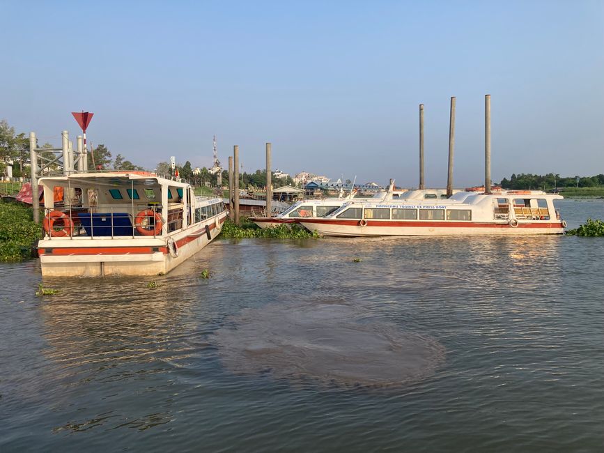 Mit dem Schnellboot über den Mekong