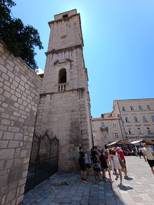 Glockenturm der Kathedrale des Heiligen Tryphon