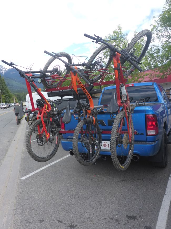 6 Räder passen auf den Rack