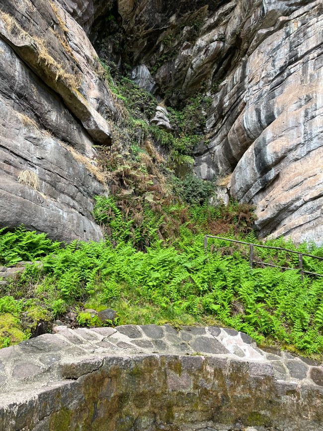 Day 17 
Mysterious hiking trail with "waterfall" somewhere in the Andes near Cusco