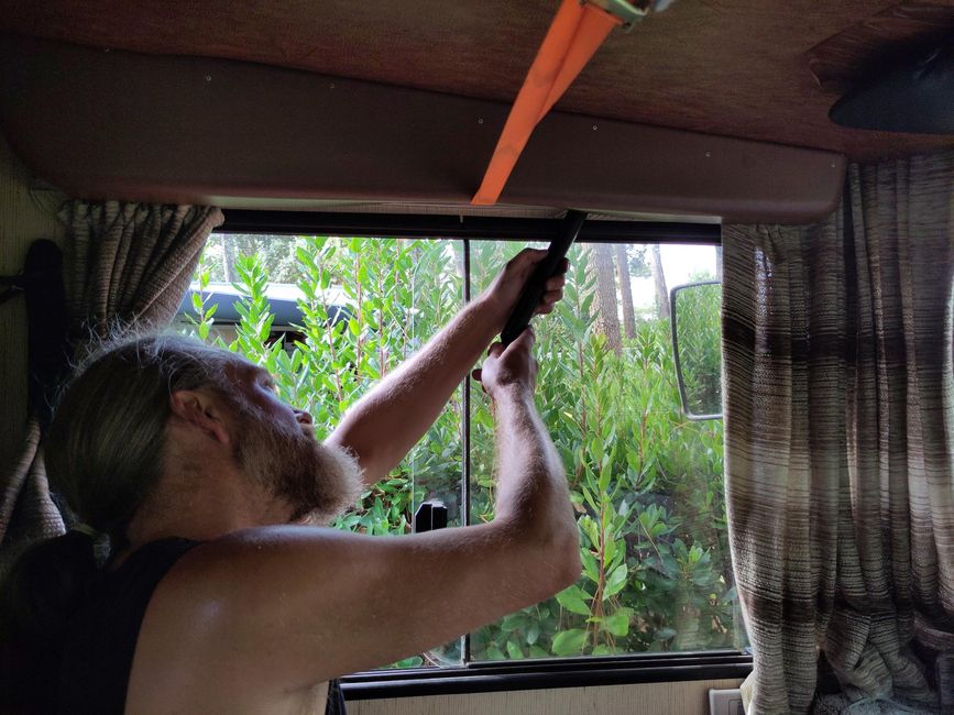 Repair, clear the deck and back to the beach
