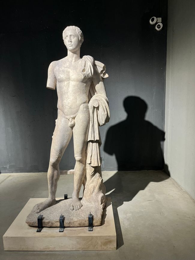 Statue romaine dans le musée historique