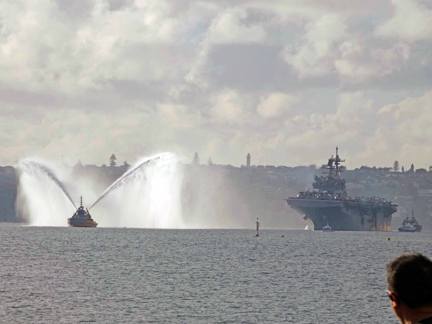 Begrüssung des Flugzeugträgers 