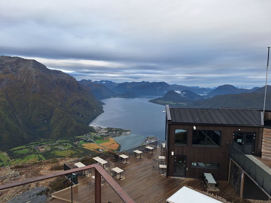 Etiqueta 14 Andalsnes