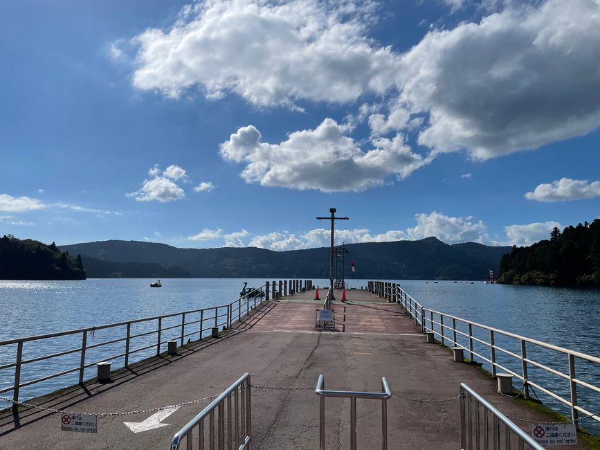 Schrein am Lake Ashi - Gondelfahrt zum Vulkan