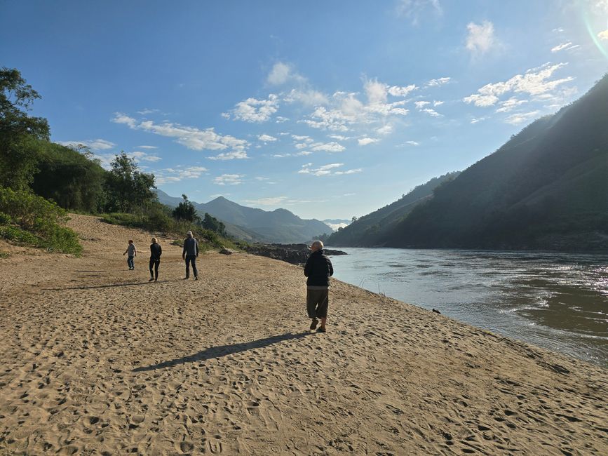 Auf dem Mekong von Luang Prabang nach Ban Houayxay
