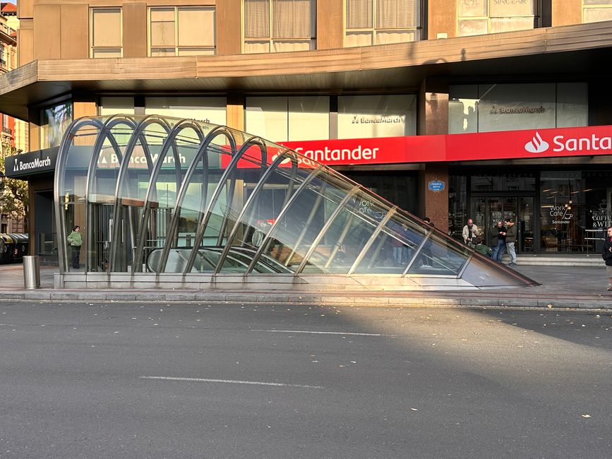 Bilbao, Giorno 2: Arte Moderna, Architettura e Strade Vivaci