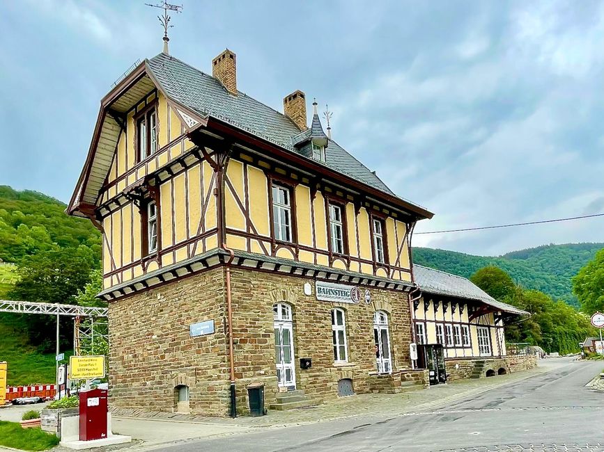 The Mayschoss train station currently houses a restaurant.
