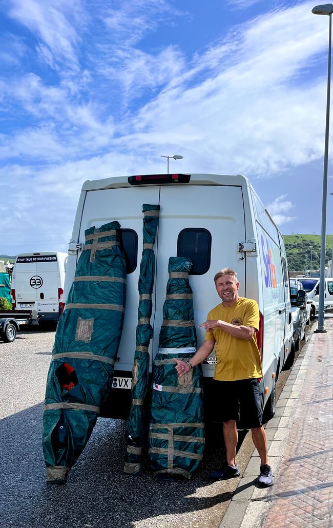 Nur noch schnell die Surfsachen aus dem Lager einladen