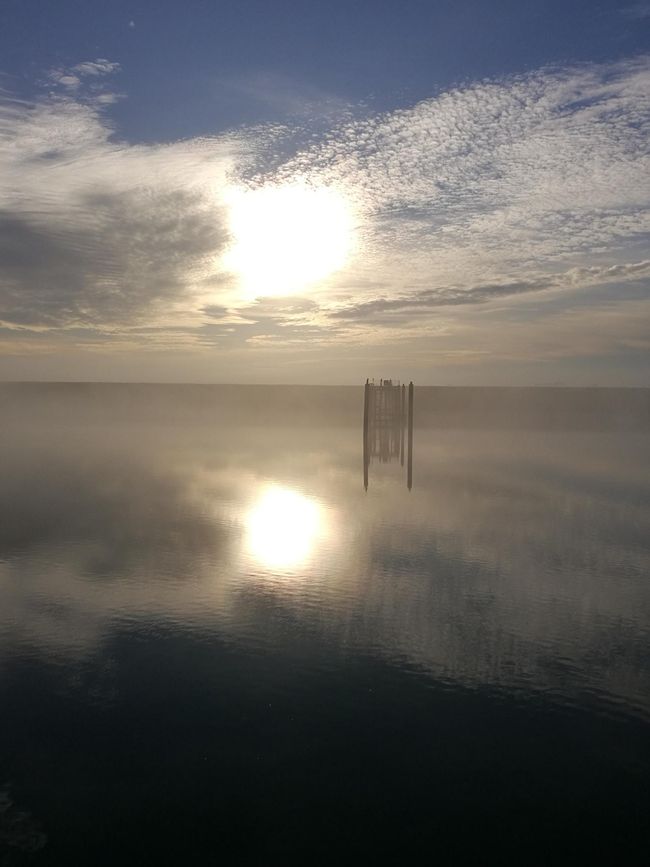 Morning fog in Schnackenburg harbor