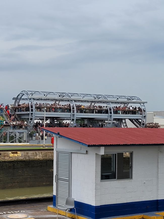 Day 41 of 175: Around the world cruise - Day passage through the Panama Canal