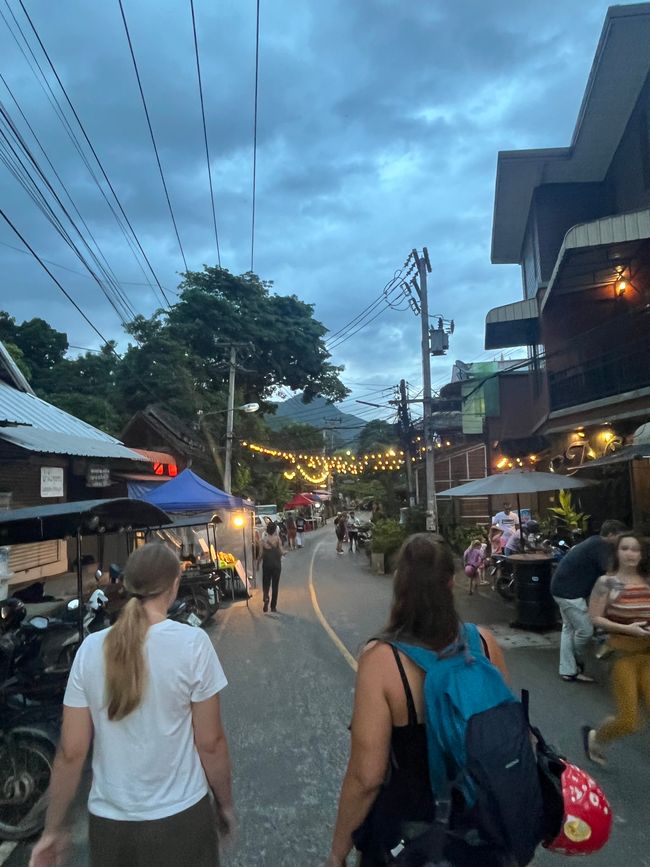 Von Chiang Mai nach Pai & <-